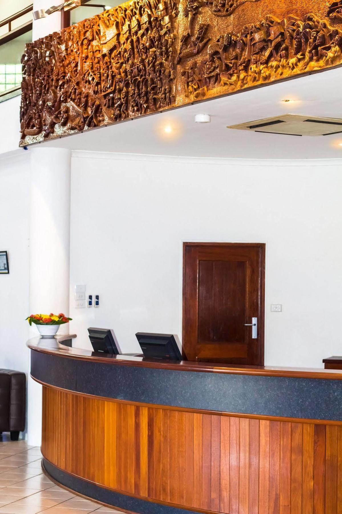 Madang Star International Hotel Екстериор снимка