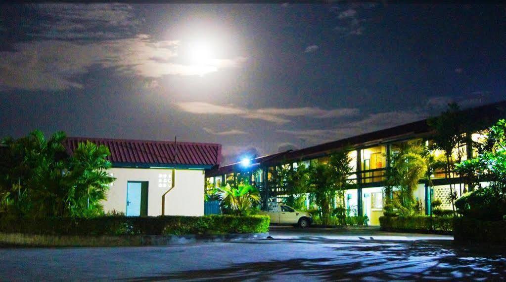 Madang Star International Hotel Екстериор снимка